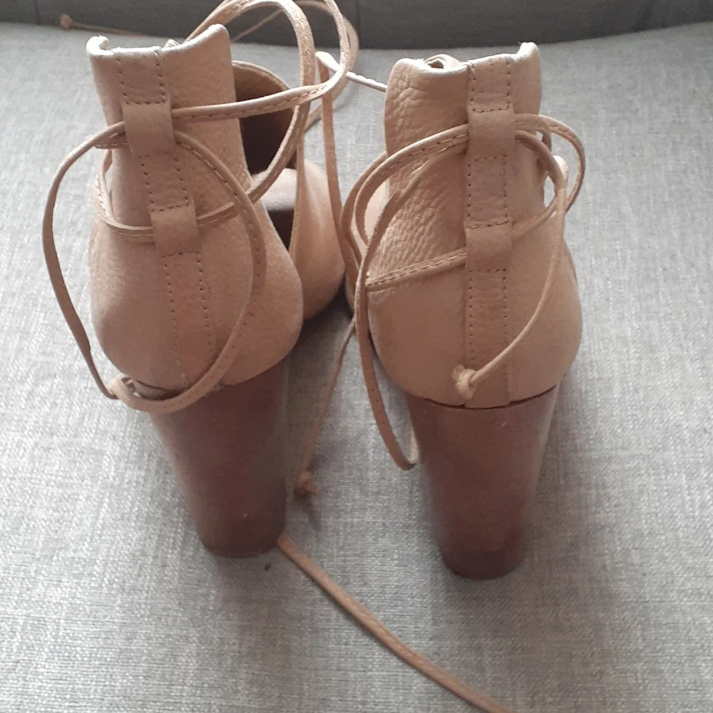 Splendid leather tan open toe heel size 8M